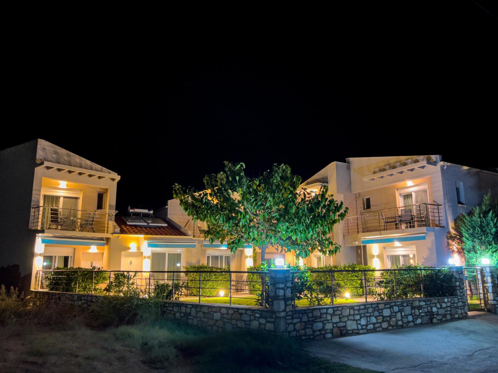 Yalos Beach Maisonettes Скала-Сотирос Экстерьер фото