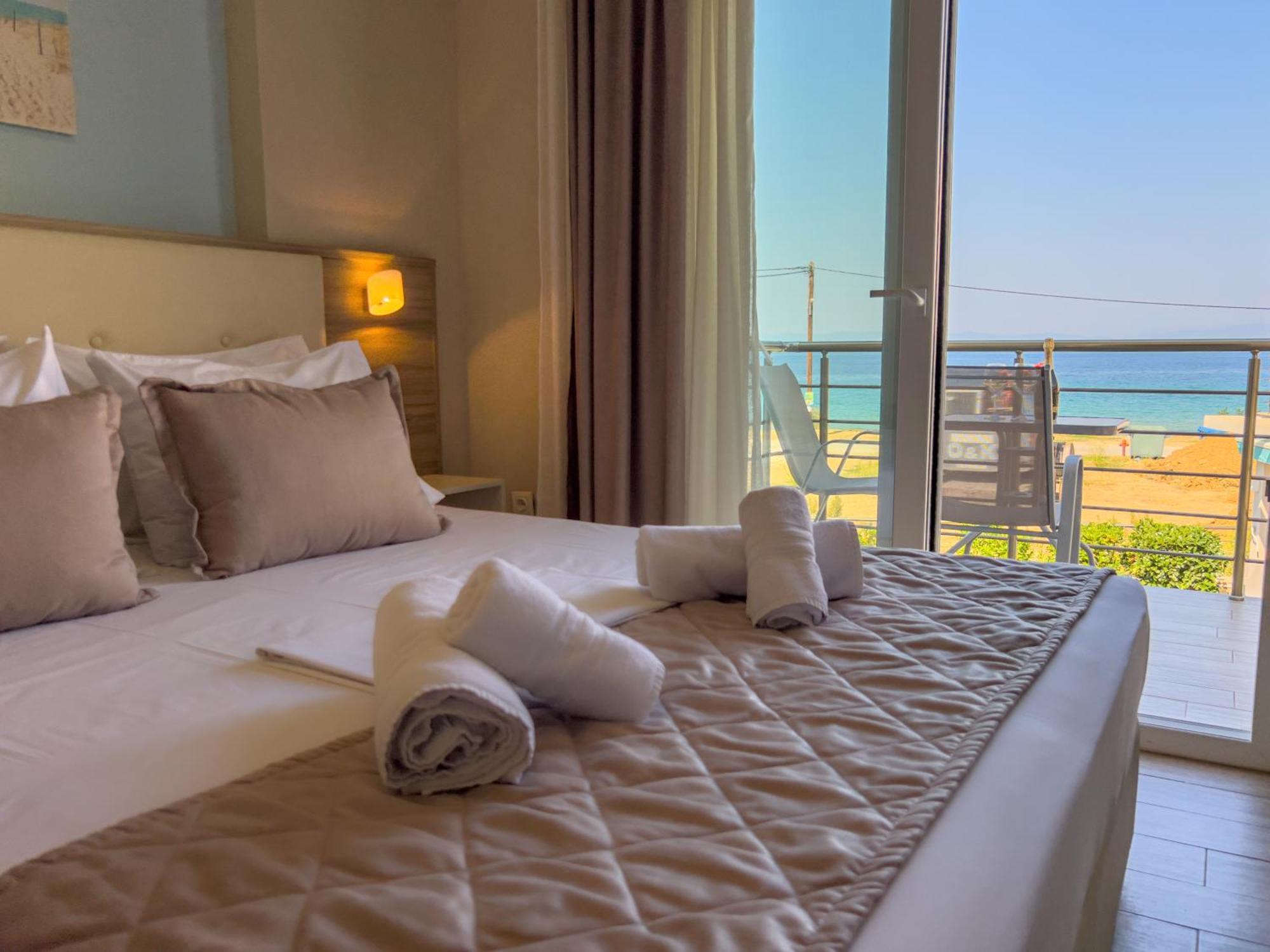 Yalos Beach Maisonettes Скала-Сотирос Экстерьер фото