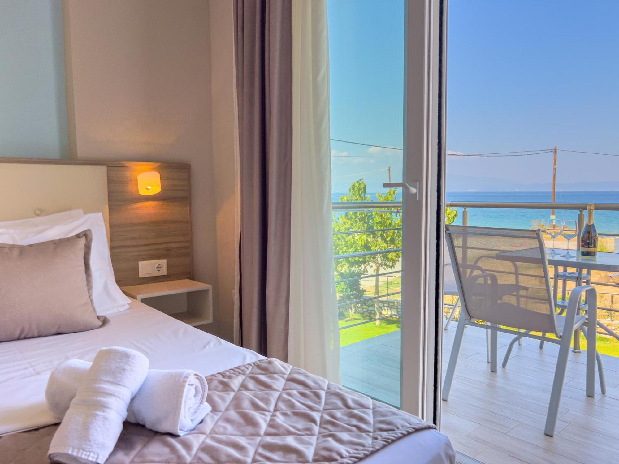 Yalos Beach Maisonettes Скала-Сотирос Экстерьер фото