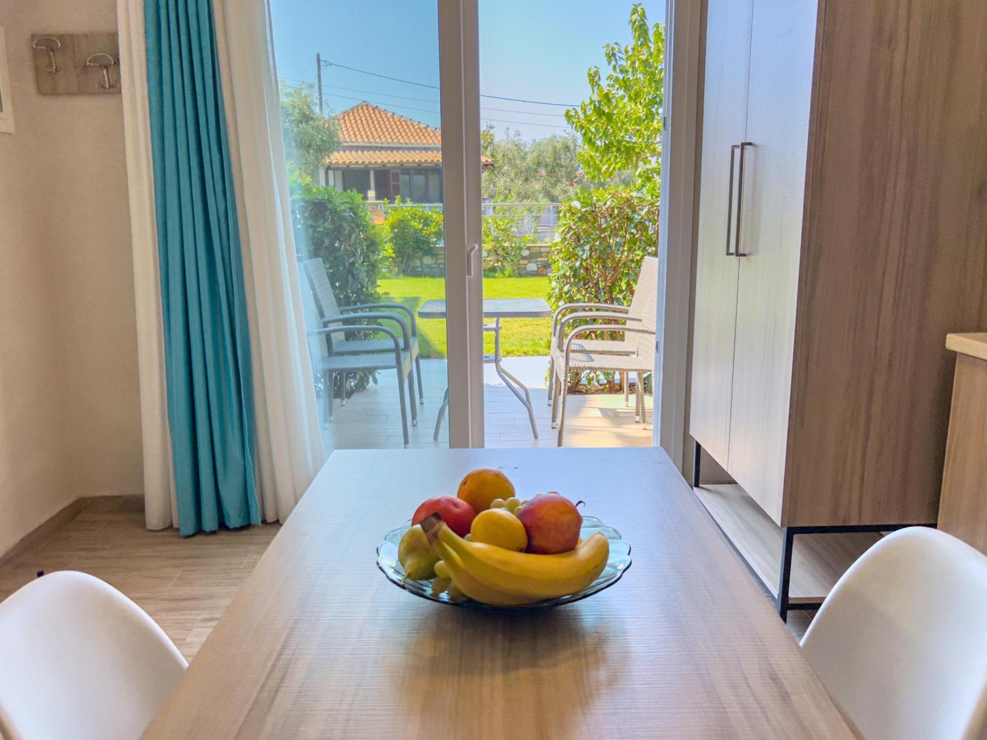 Yalos Beach Maisonettes Скала-Сотирос Экстерьер фото