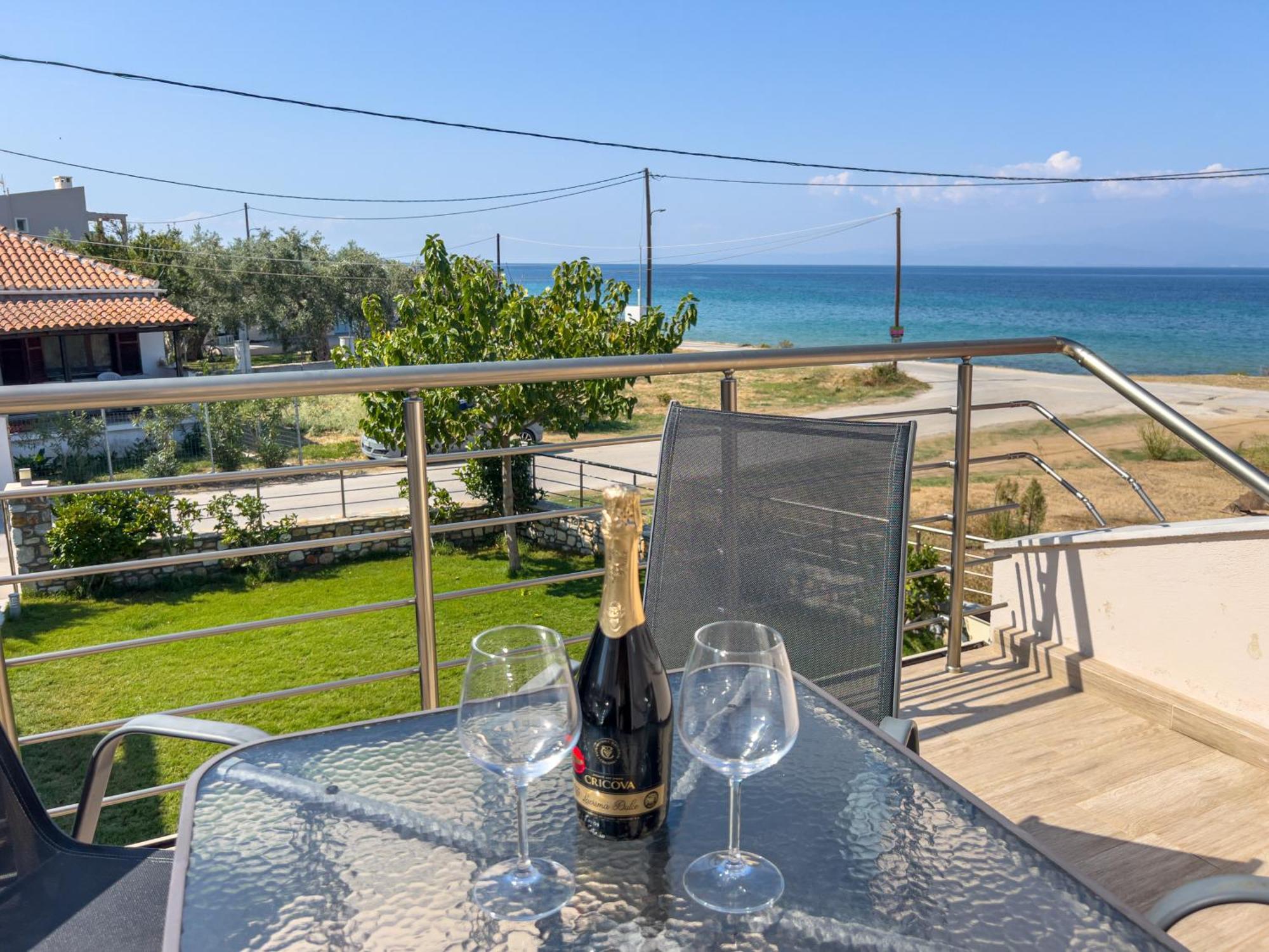 Yalos Beach Maisonettes Скала-Сотирос Экстерьер фото
