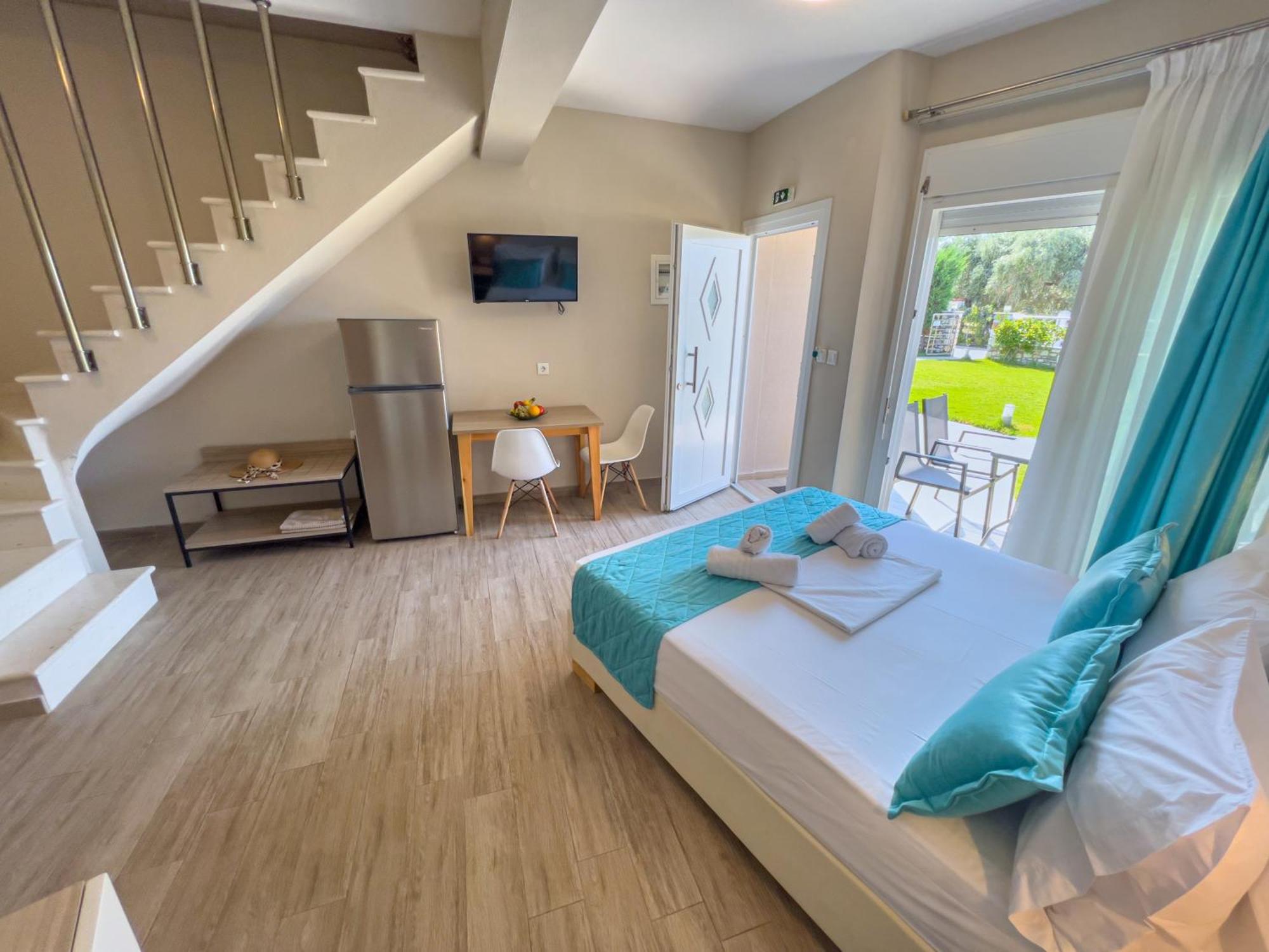 Yalos Beach Maisonettes Скала-Сотирос Экстерьер фото