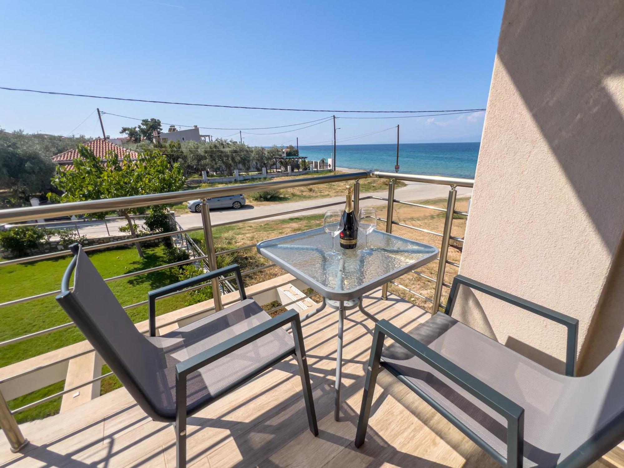Yalos Beach Maisonettes Скала-Сотирос Экстерьер фото